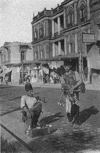 The Way We Were - 1900s - Beirut, Lebanon - Street vendors ...<p dir="rtl">كيفا كنا - ١٩٠٠مزين٠ - بيروت - لبنان -  ماسح الأحزيه وساقي الجلاب   </p>
